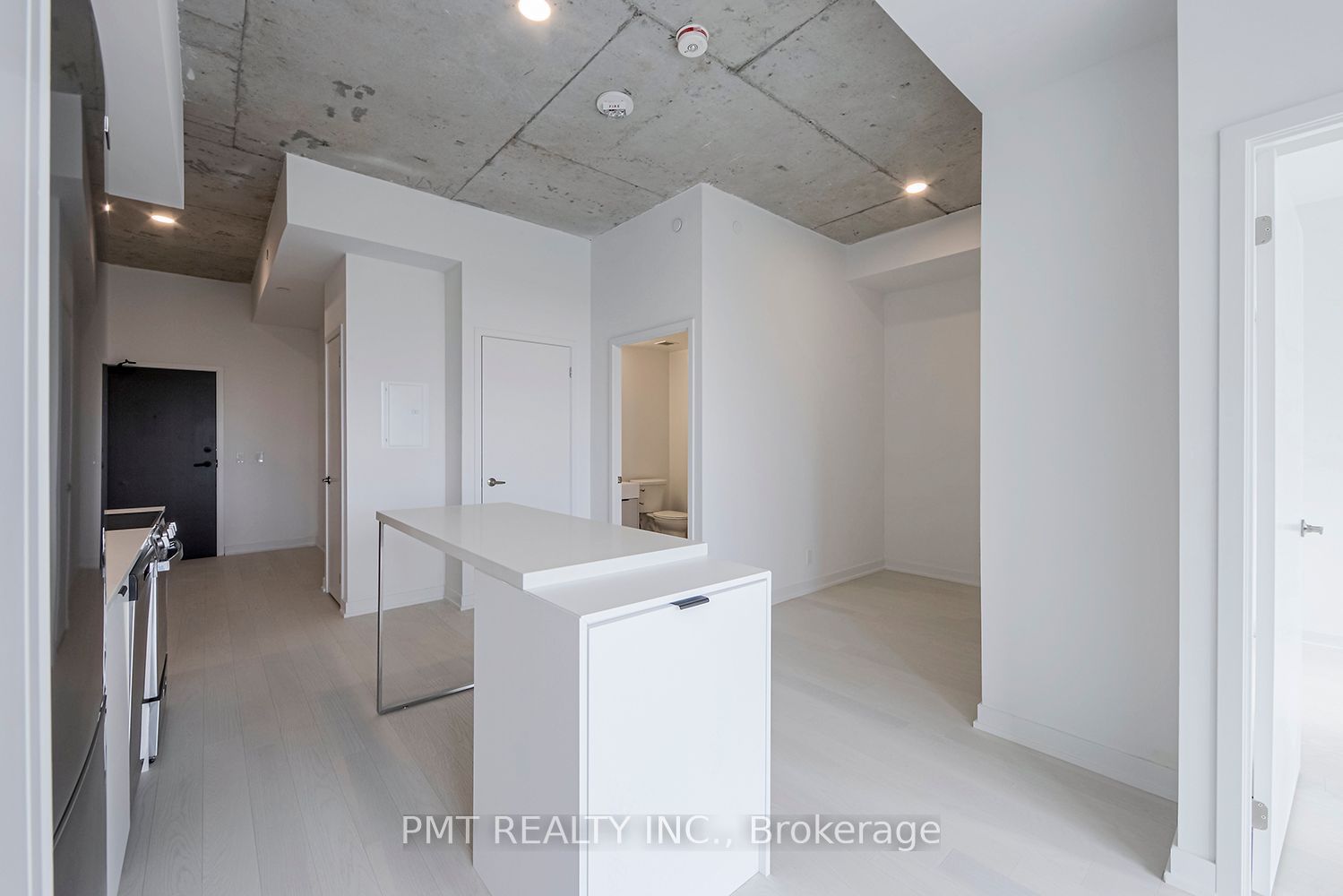 57 Brock Ave, unit 501 for rent