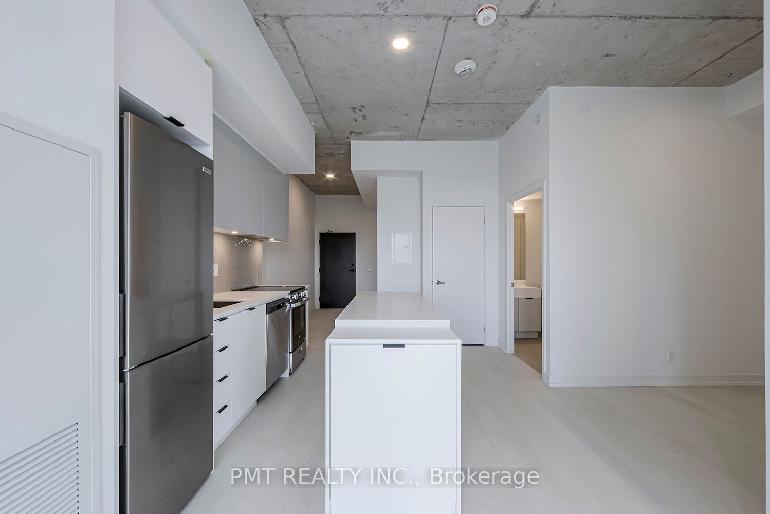 57 Brock Ave, unit 501 for rent