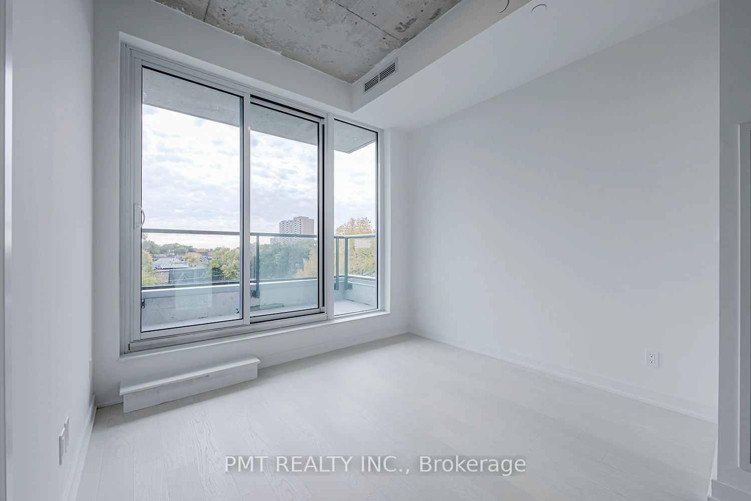 57 Brock Ave, unit 501 for rent