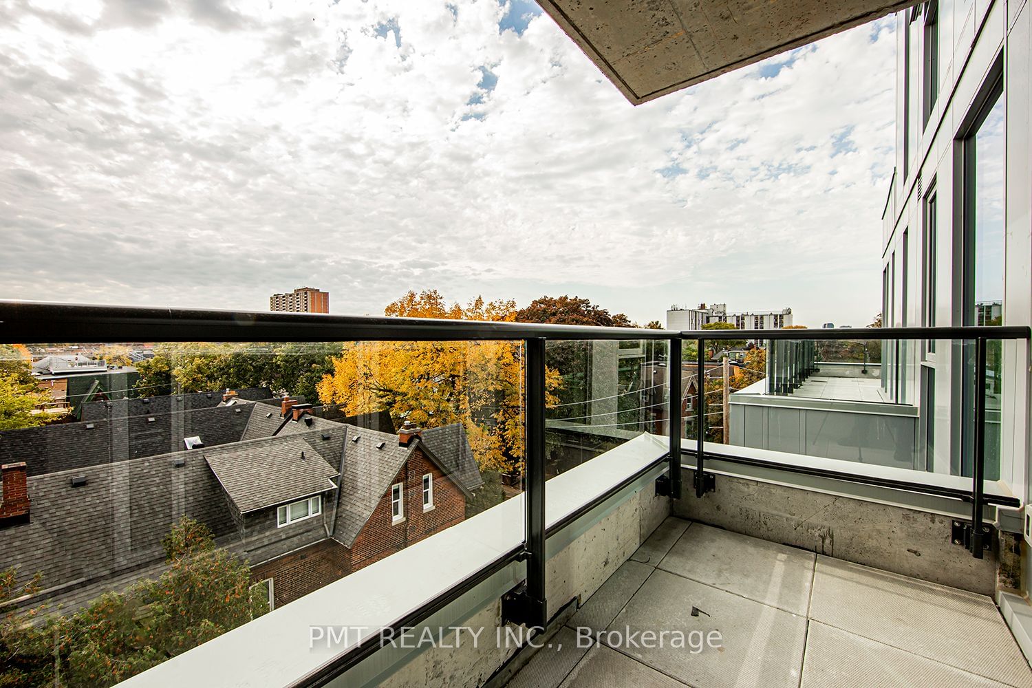 57 Brock Ave, unit 501 for rent