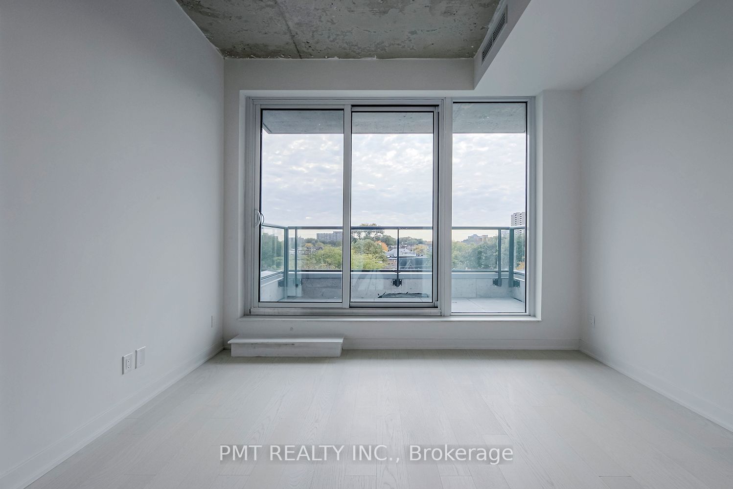 57 Brock Ave, unit 501 for rent