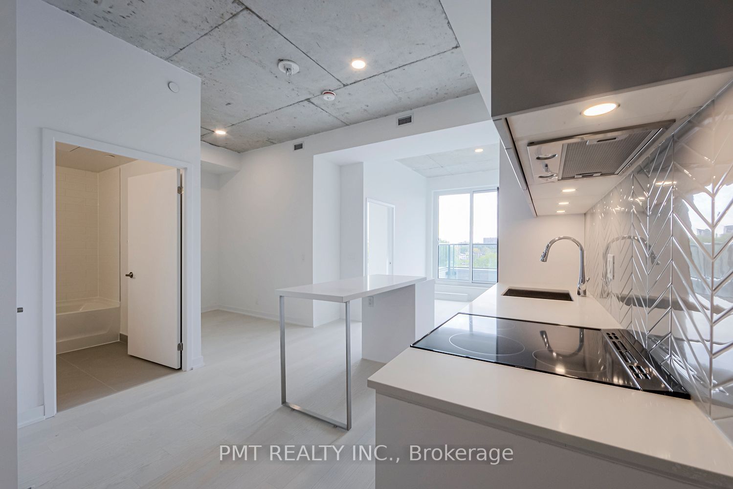 57 Brock Ave, unit 501 for rent