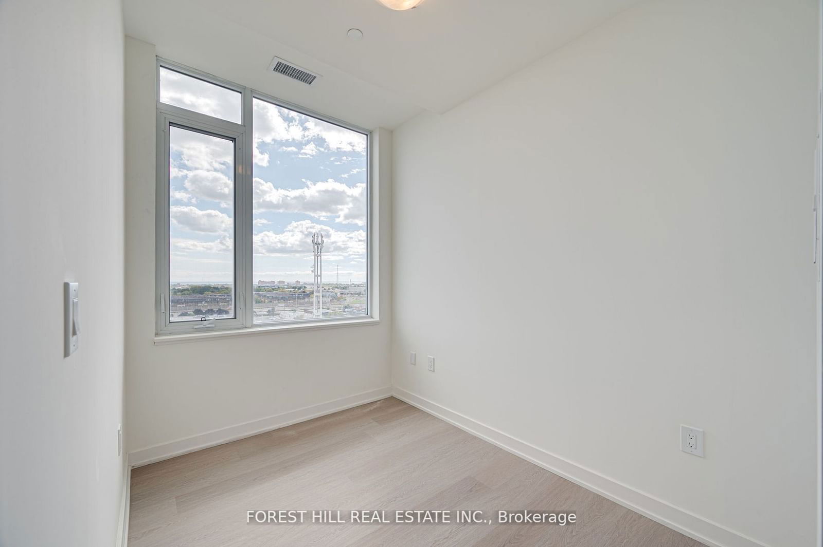 859 The Queensway, unit 802 for sale