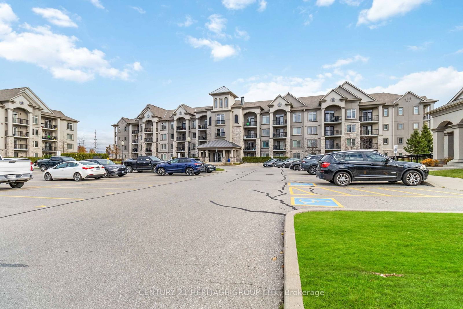 The Courtyards on Main Condos, Milton, Toronto