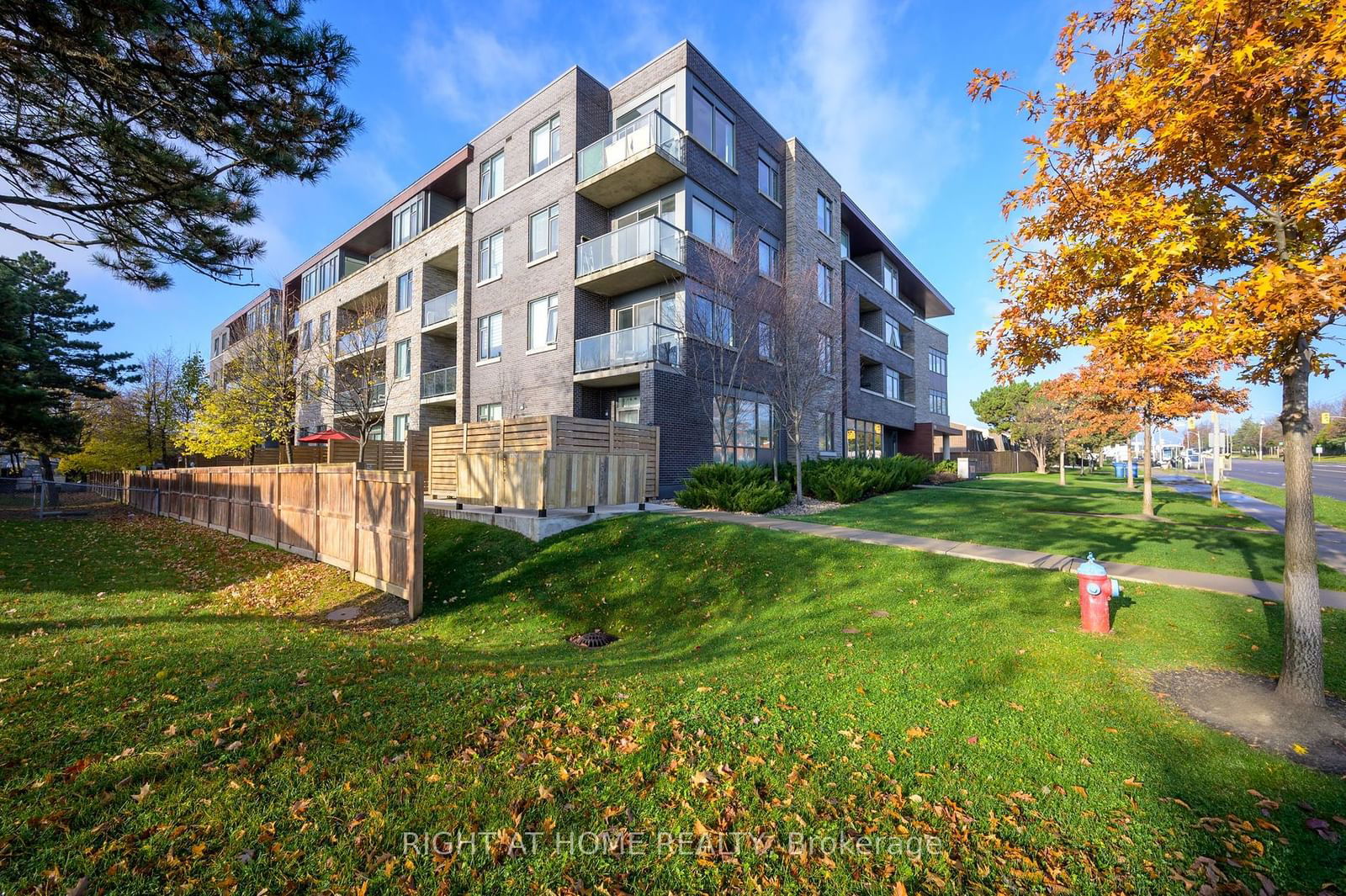 1284 Guelph Line, unit 318 for rent