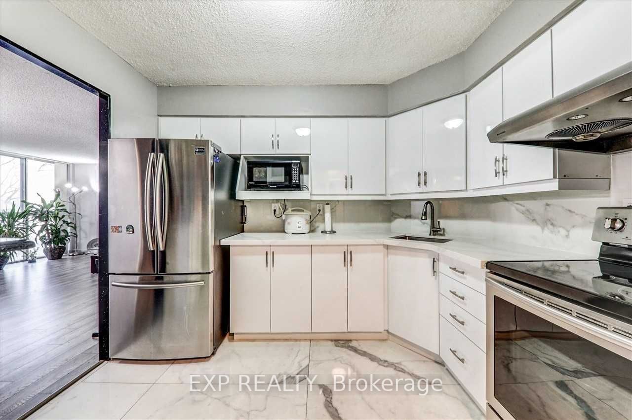 61 Markbrook Lane, unit 213 for rent