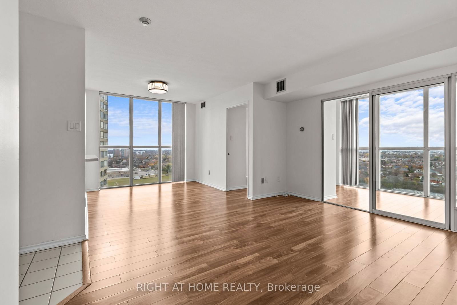 285 Enfield Pl, unit 1904 for sale