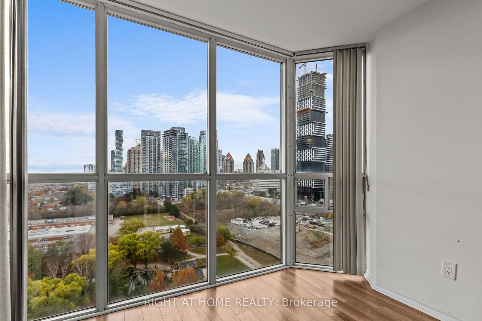 285 Enfield Pl, unit 1904 for sale