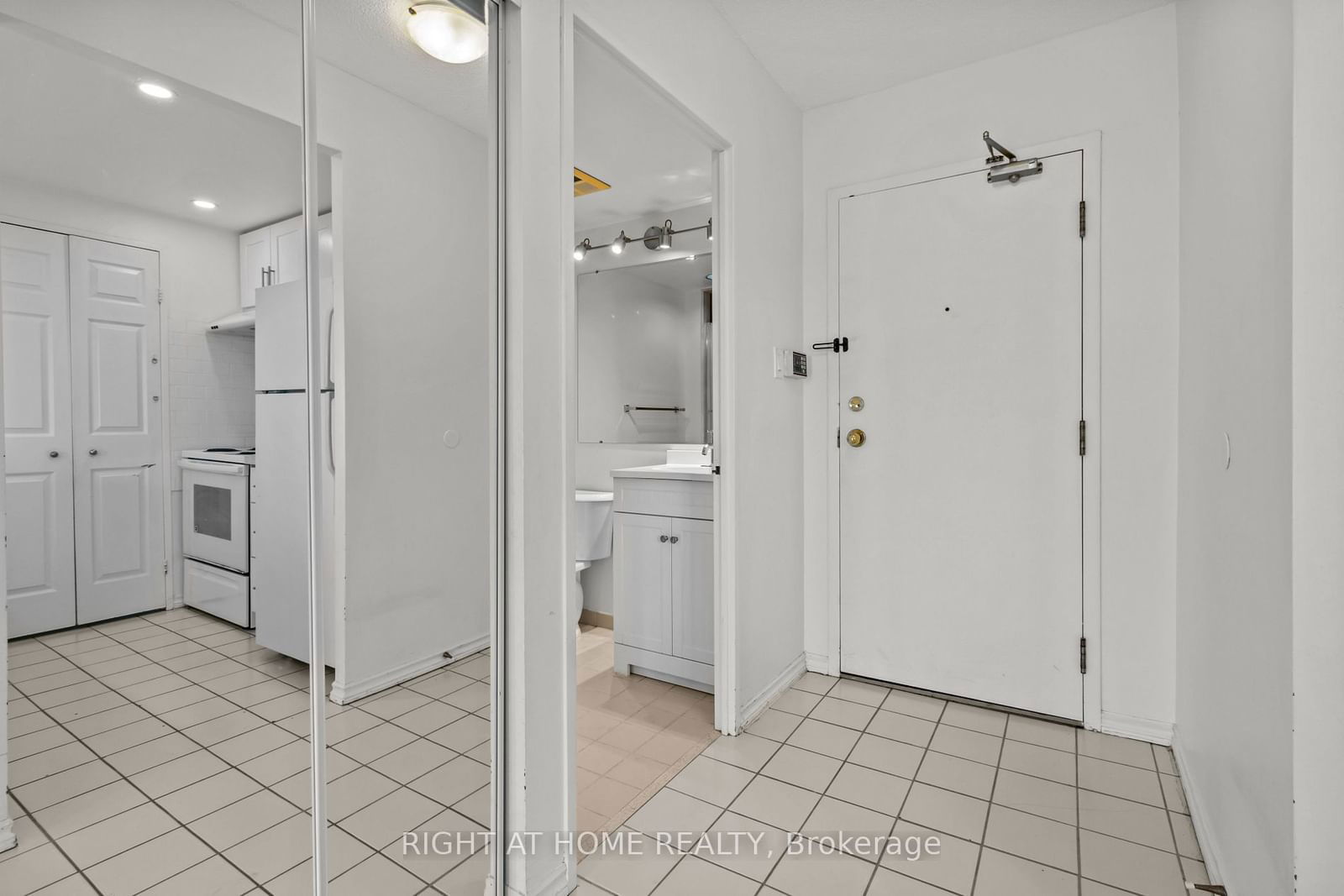 285 Enfield Pl, unit 1904 for sale