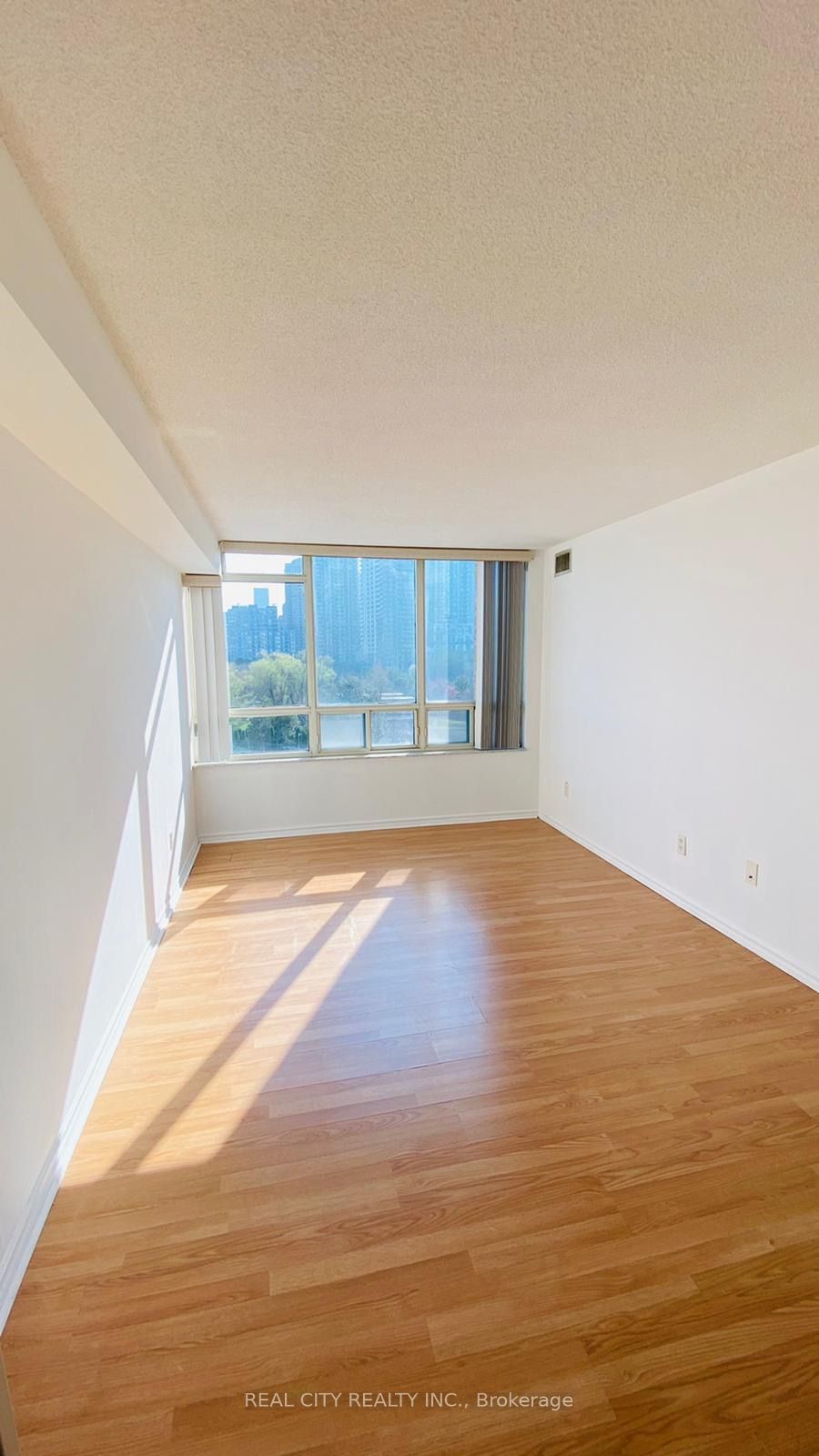 285 Enfield Pl W, unit 705 for rent