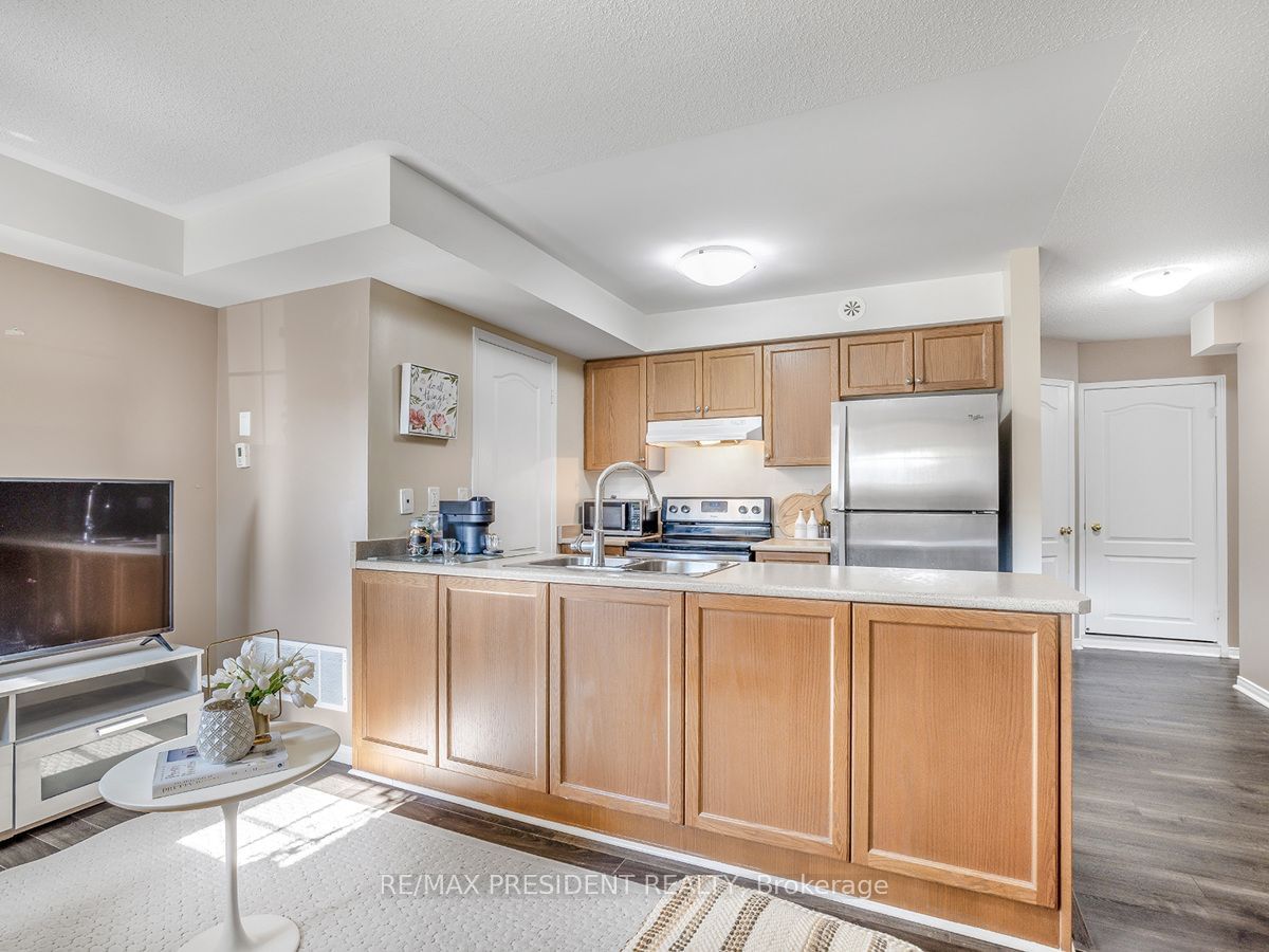 129 Isaac Devins Blvd, unit 1 for sale