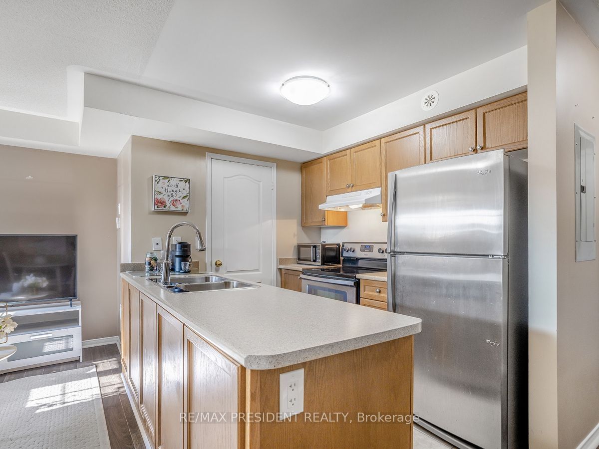 129 Isaac Devins Blvd, unit 1 for sale