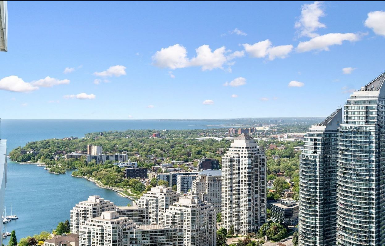 20 SHOREBREEZE Dr, unit 3802 for rent