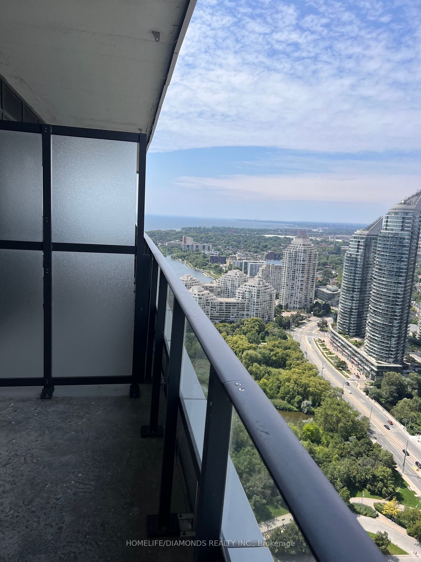 20 SHOREBREEZE Dr, unit 3802 for rent