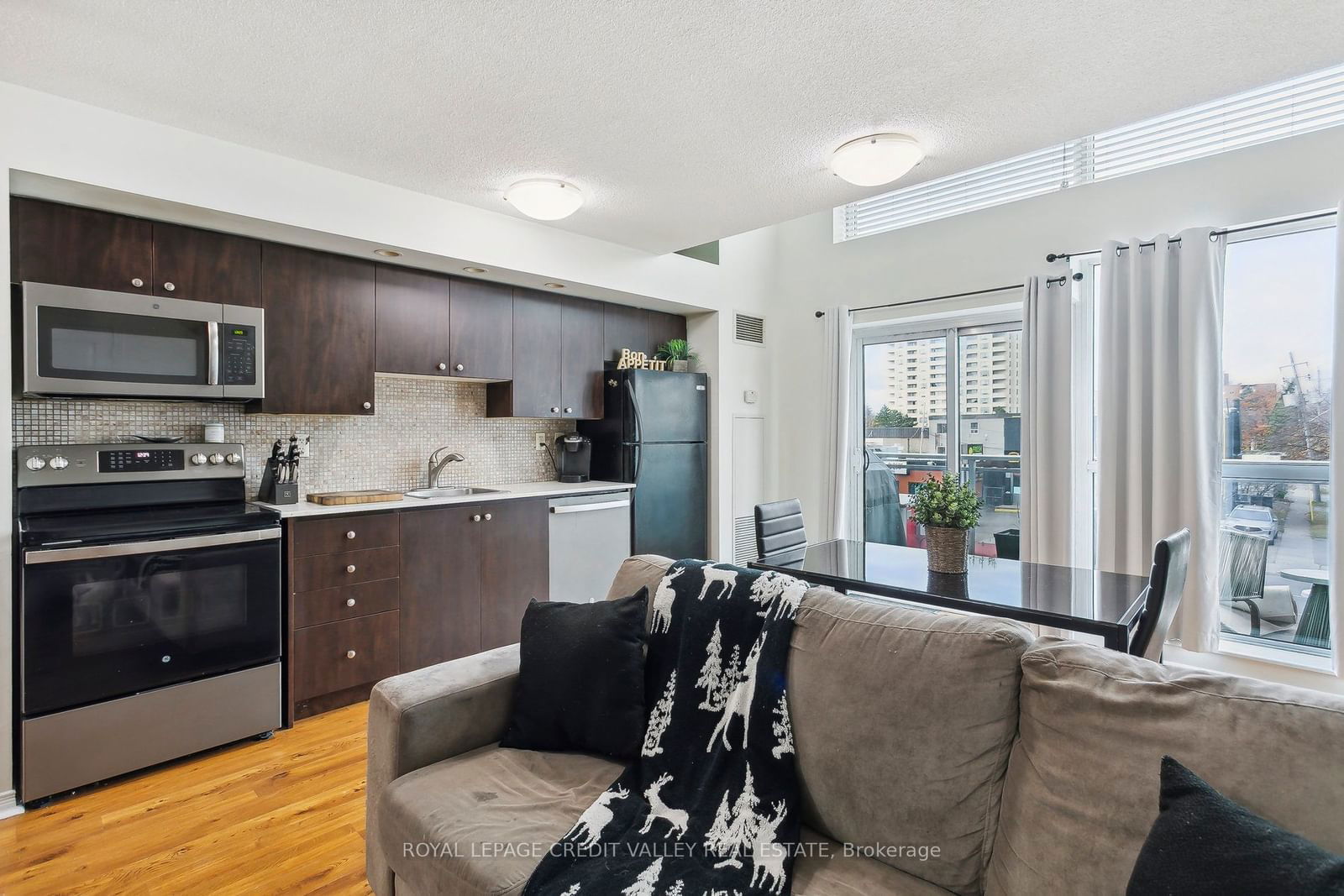 215 Queen St, unit 217 for sale