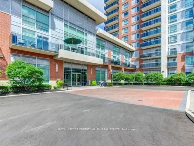 215 Queen St, unit 217 for sale