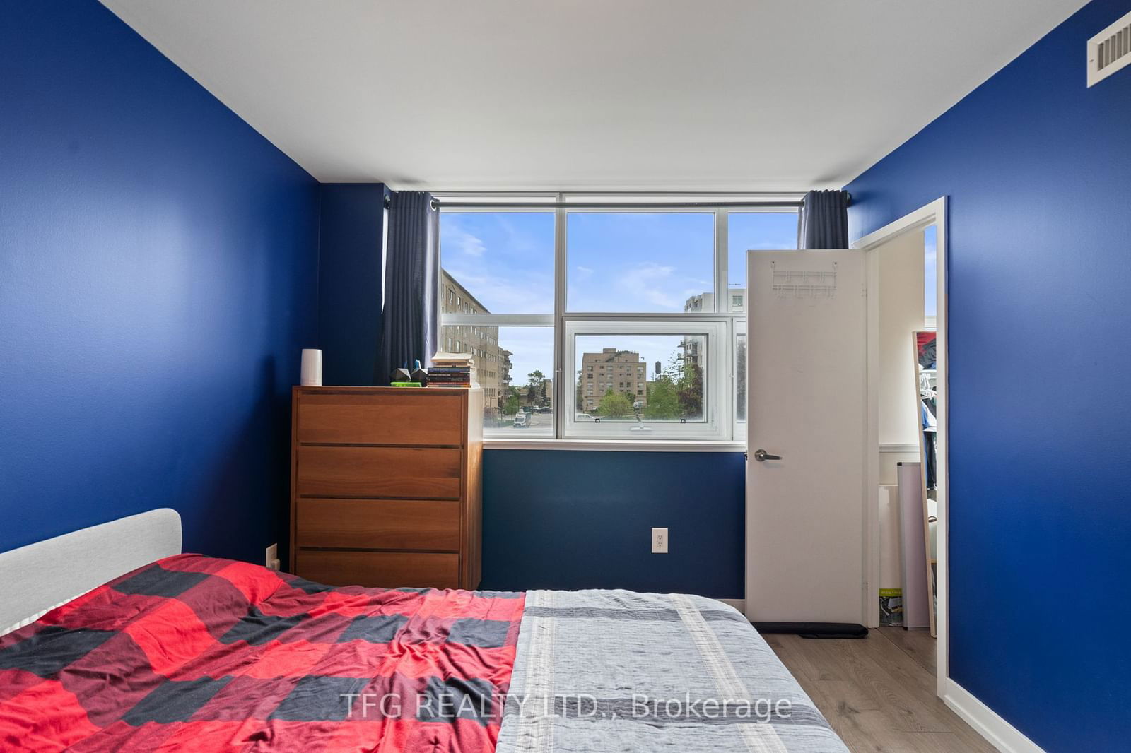 1410 Dupont St, unit 318 for sale