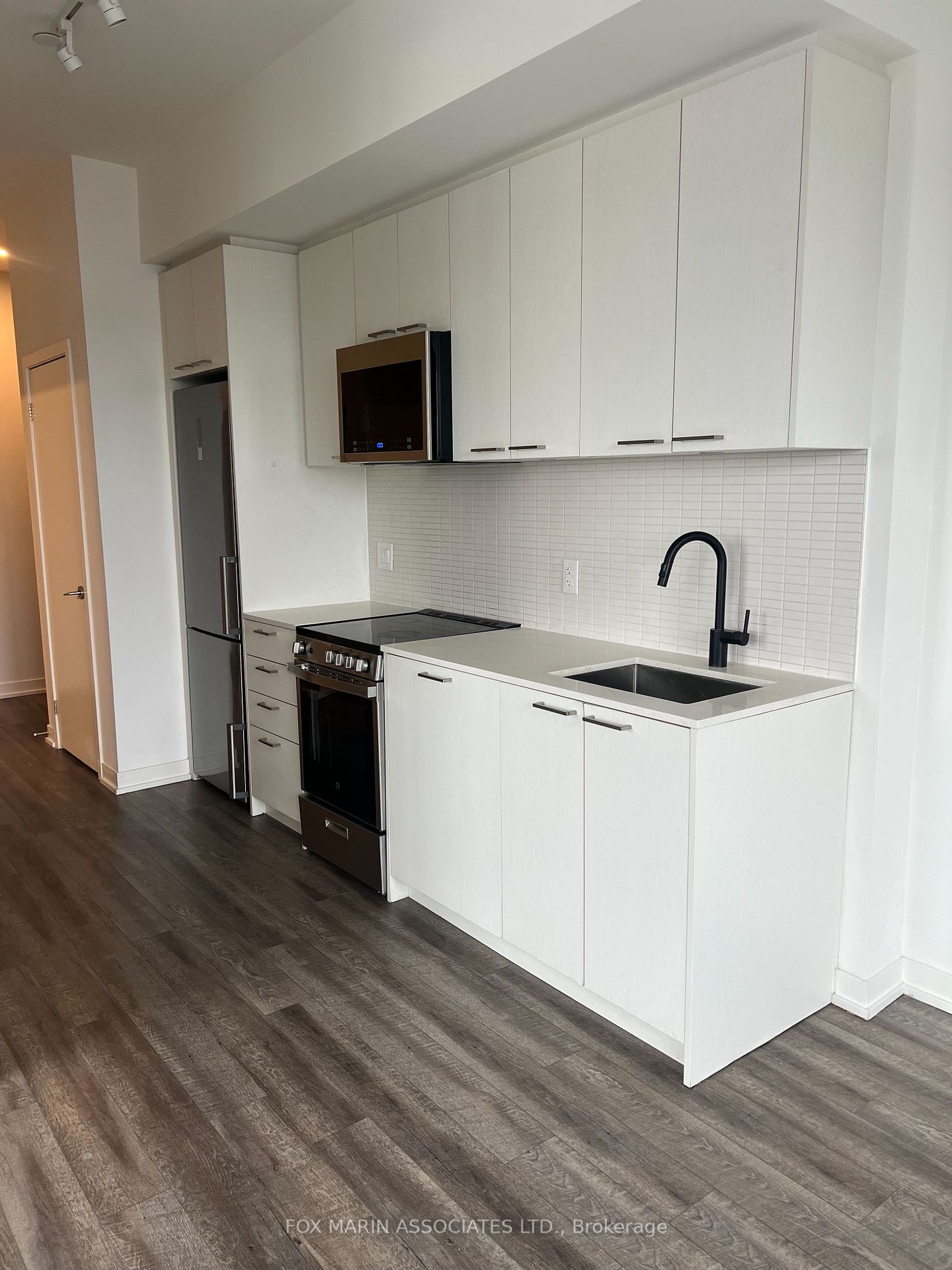 1808 St Clair Ave W, unit 605 for rent