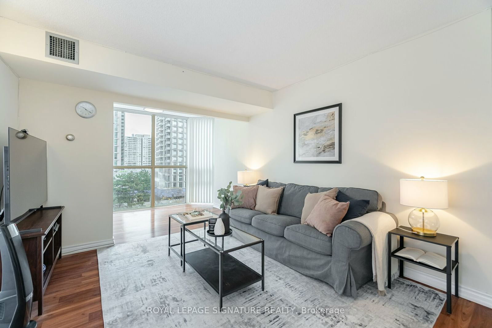 285 Enfield Pl, unit 610 for sale