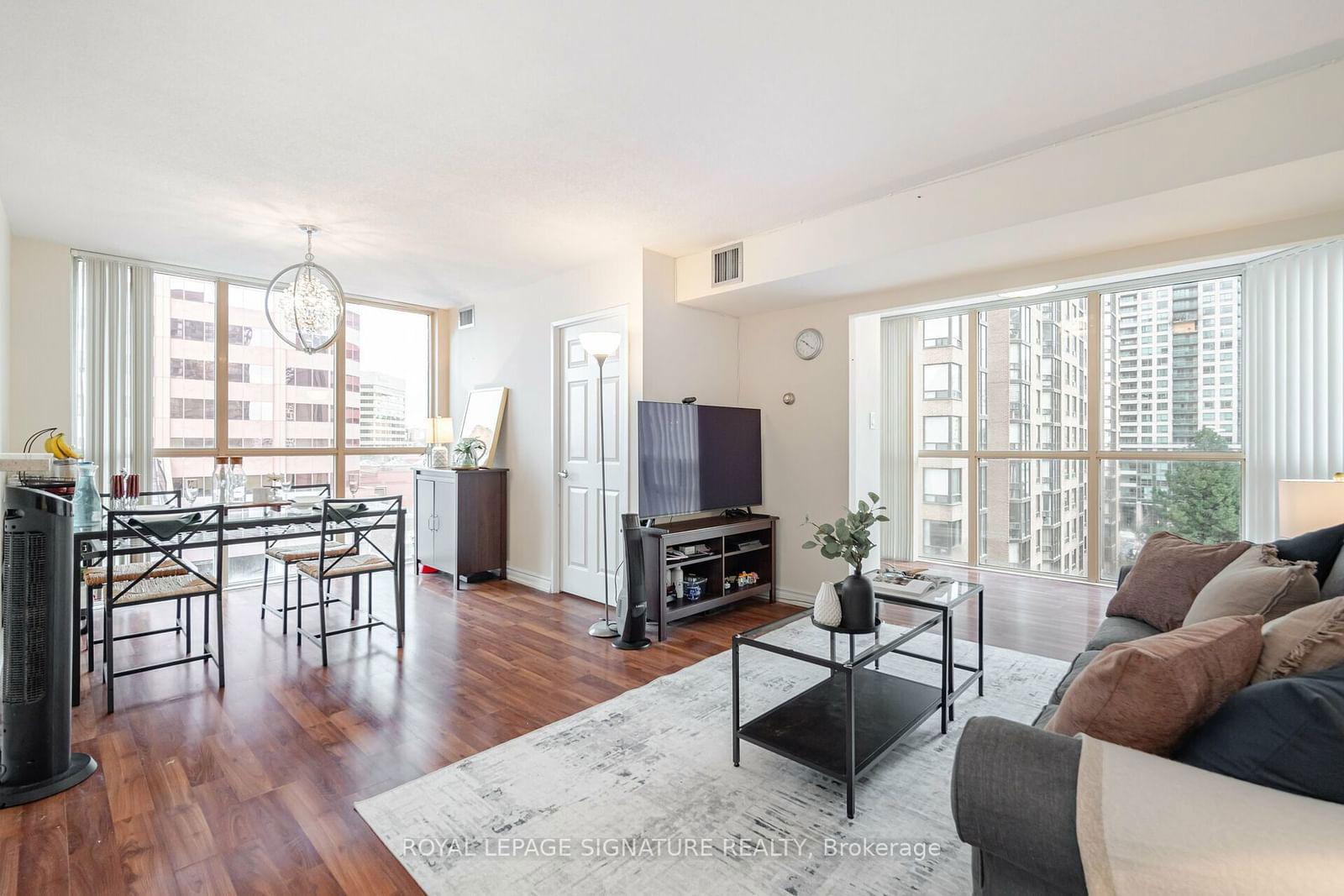 285 Enfield Pl, unit 610 for sale