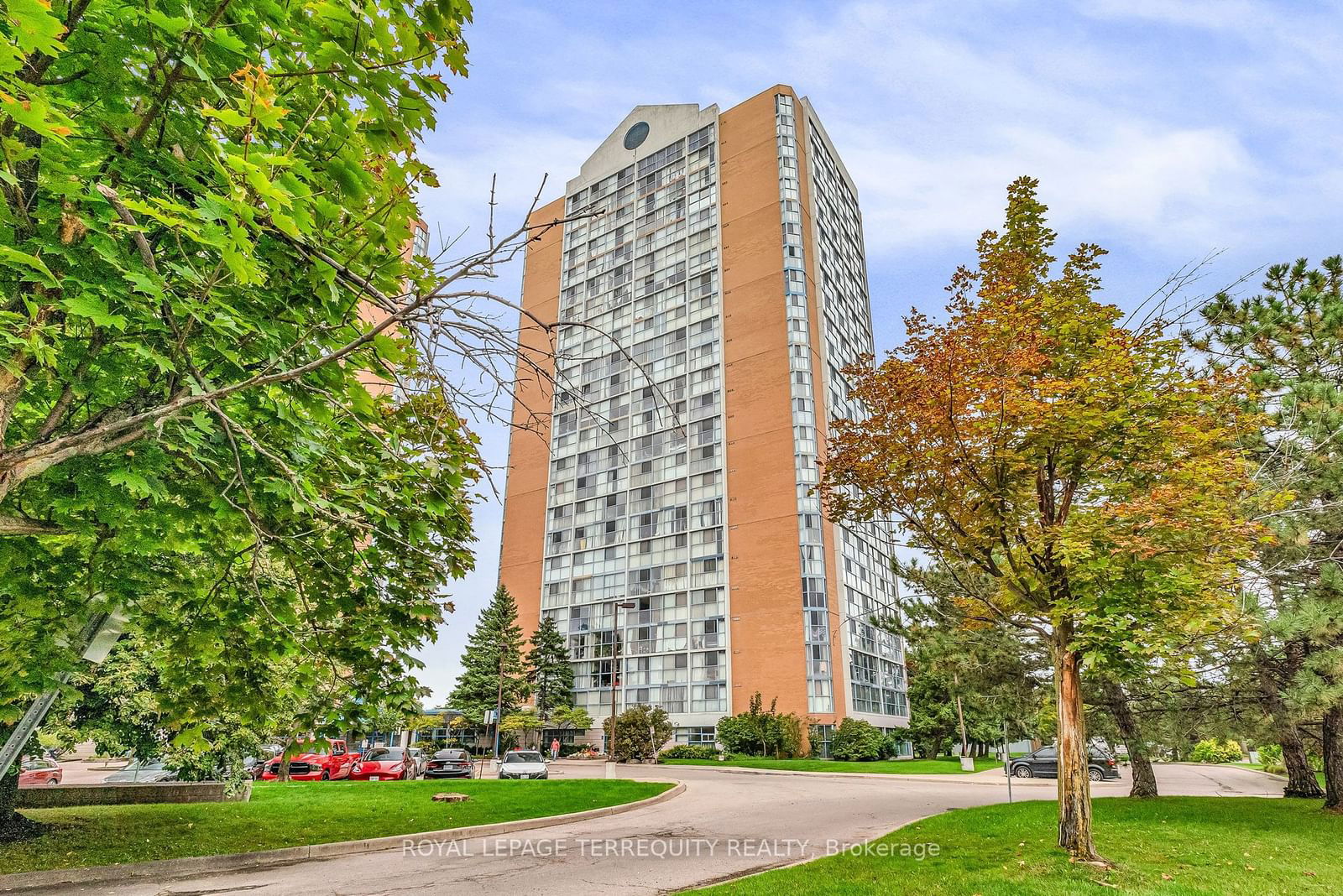 35 Trailwood Dr, unit 614 for sale