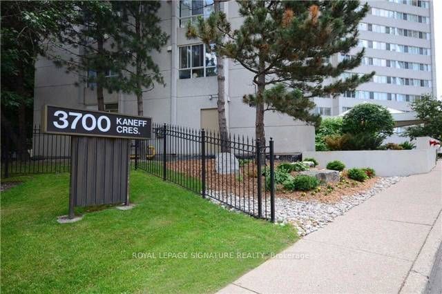 3700 Kaneff Cres, unit 2007 for sale