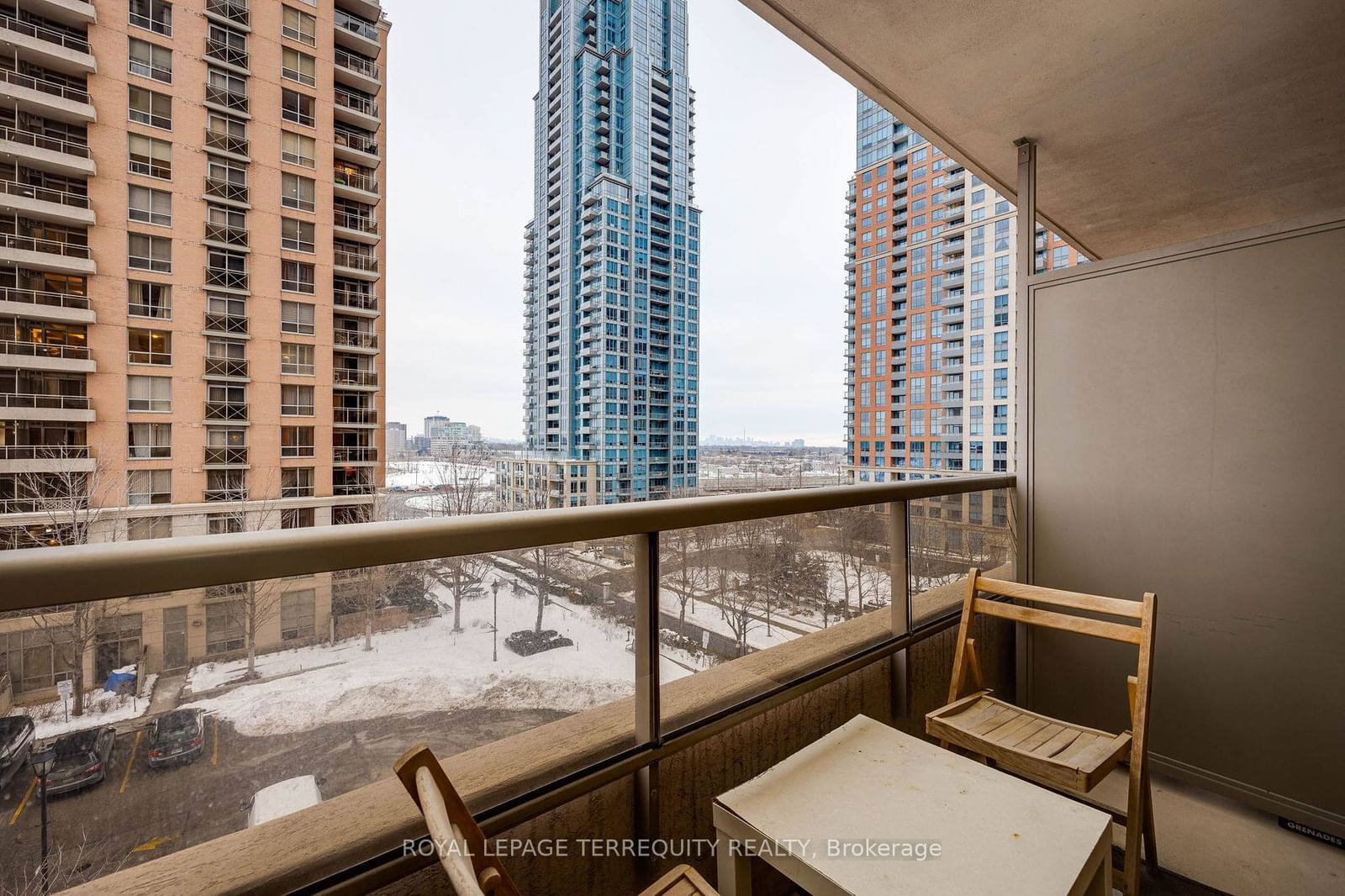 5233 Dundas St W, unit 524 for sale