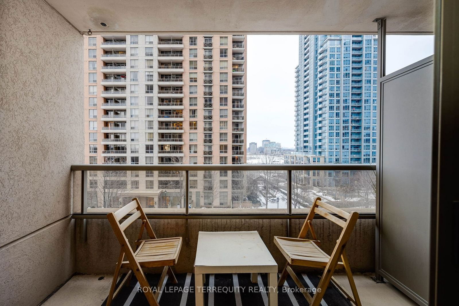 5233 Dundas St W, unit 524 for sale