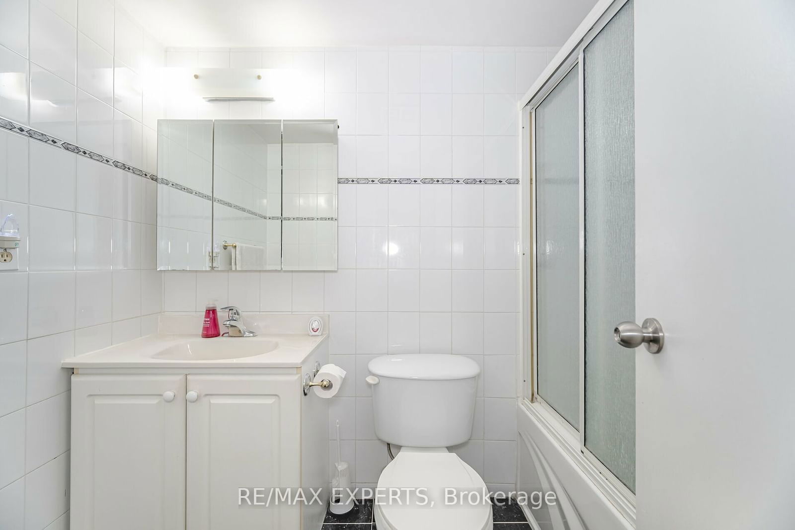 25 Kensington Rd, unit 1407 for sale