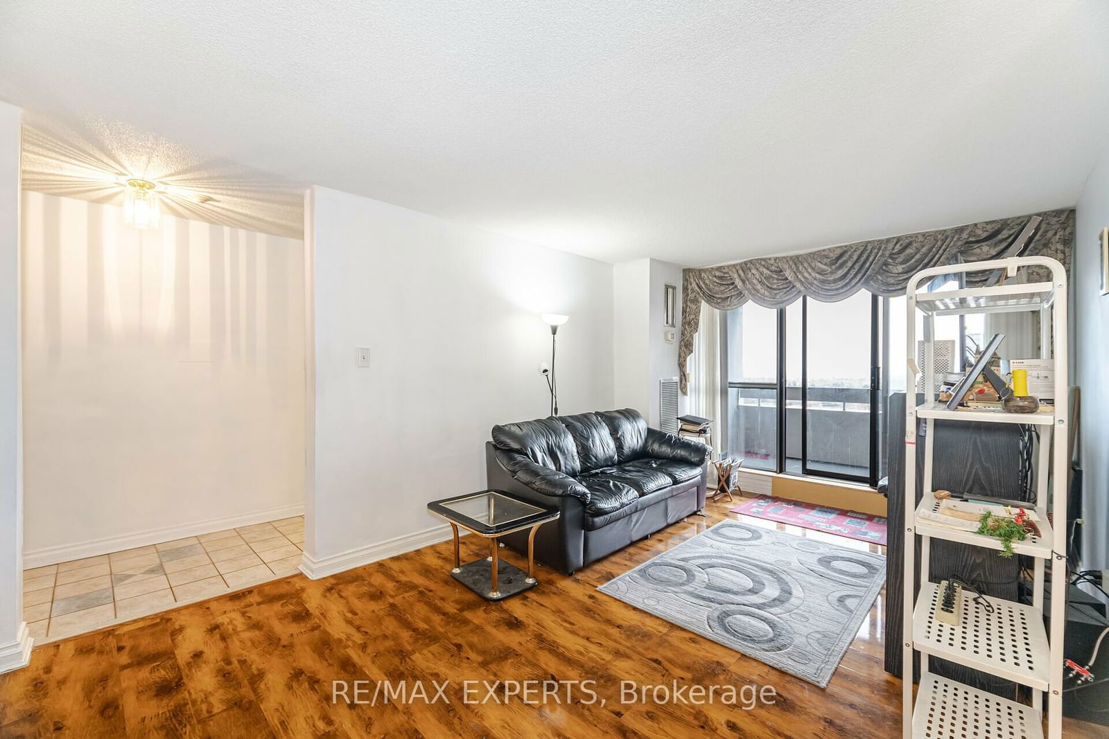 25 Kensington Rd, unit 1407 for sale