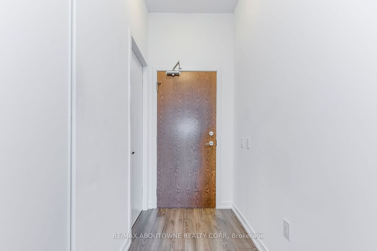 2560 Eglinton Ave W, unit 1605 for rent - image #6