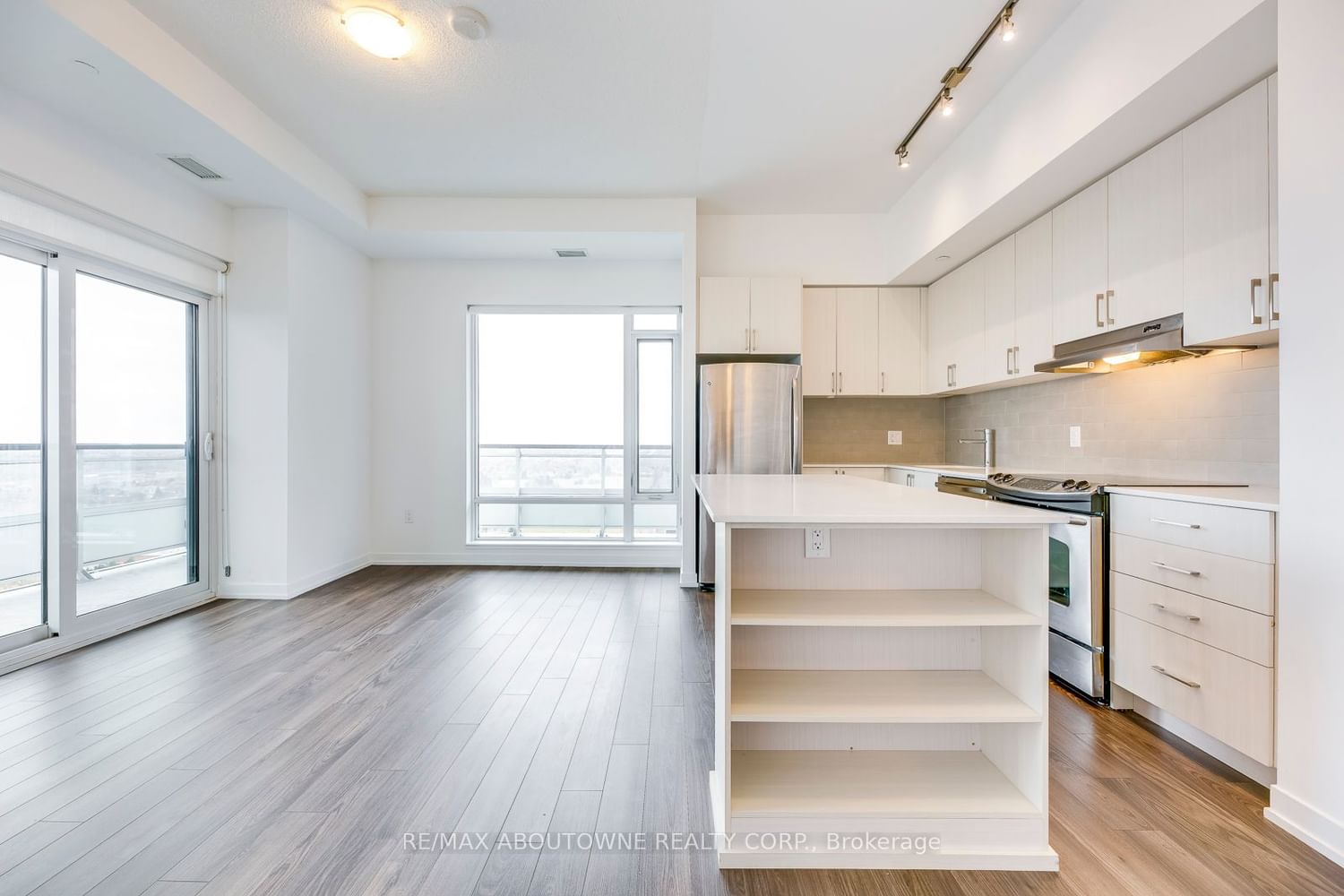 2560 Eglinton Ave W, unit 1605 for rent - image #7