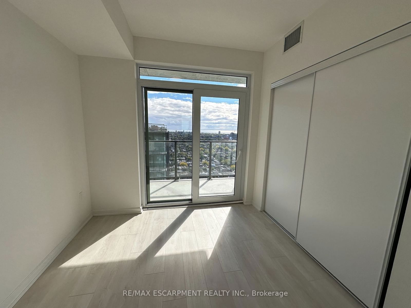 1285 Dupont St, unit 2501 for rent