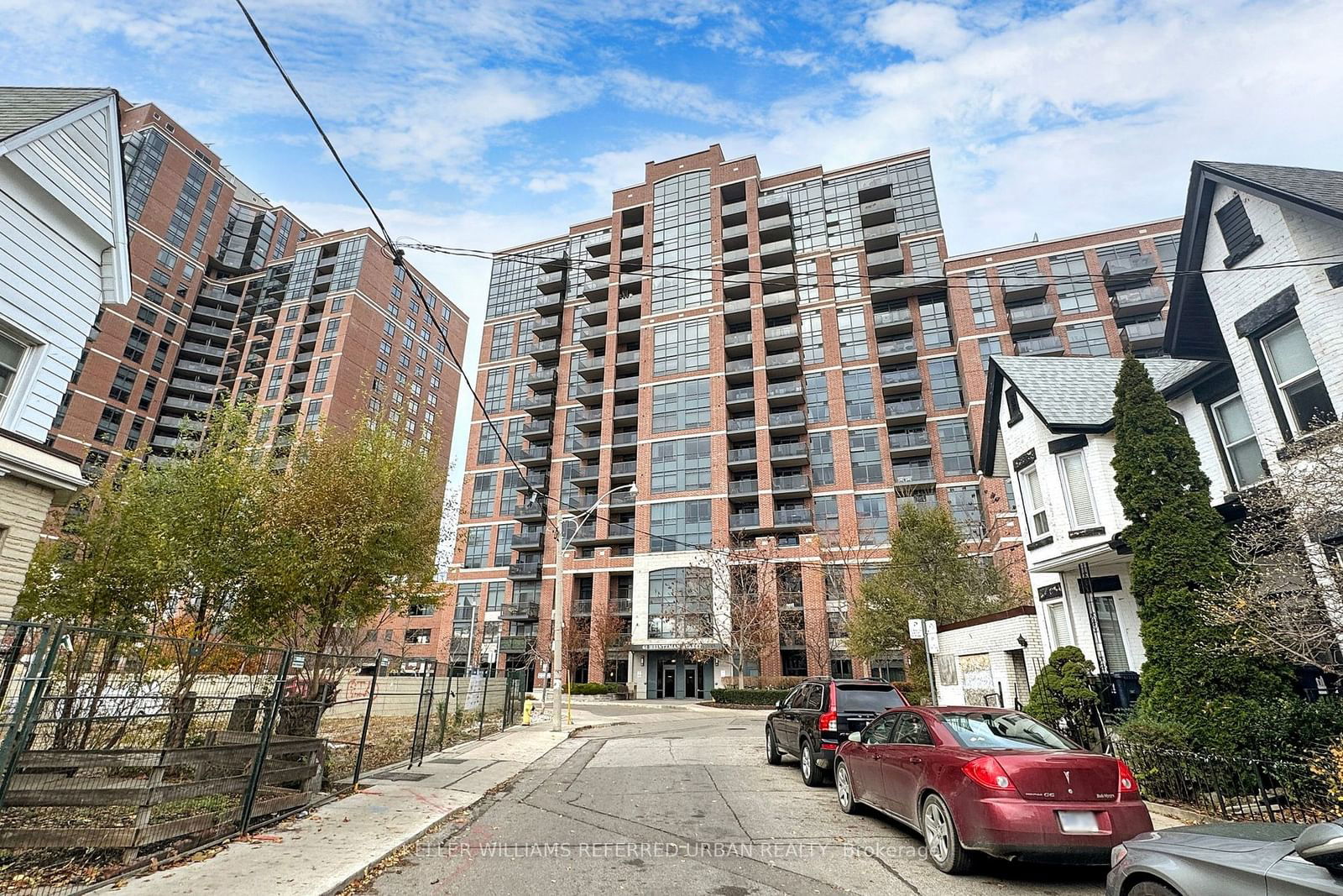 61 Heintzman St, unit 616 for rent