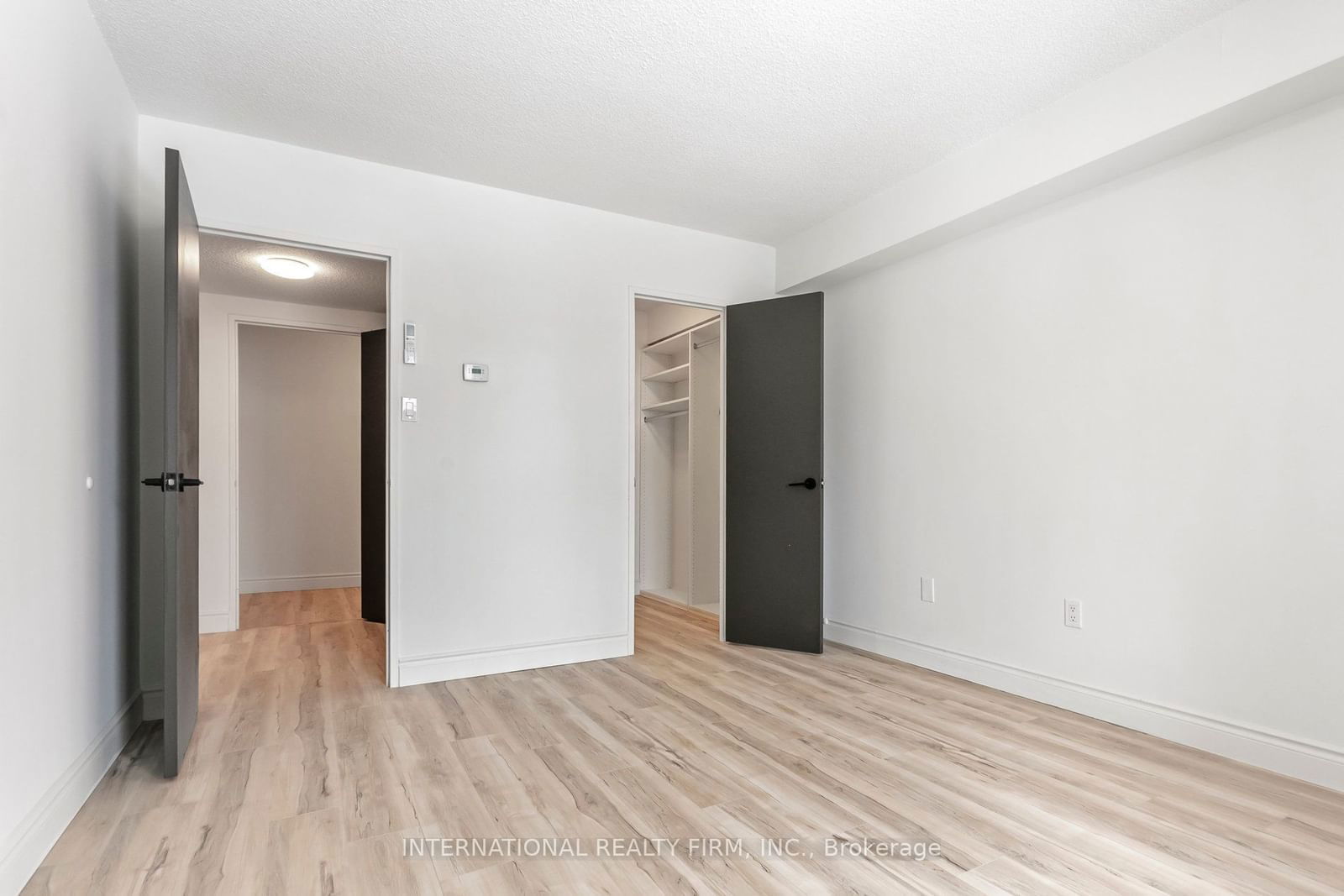 60 Southport St, unit 818 for sale