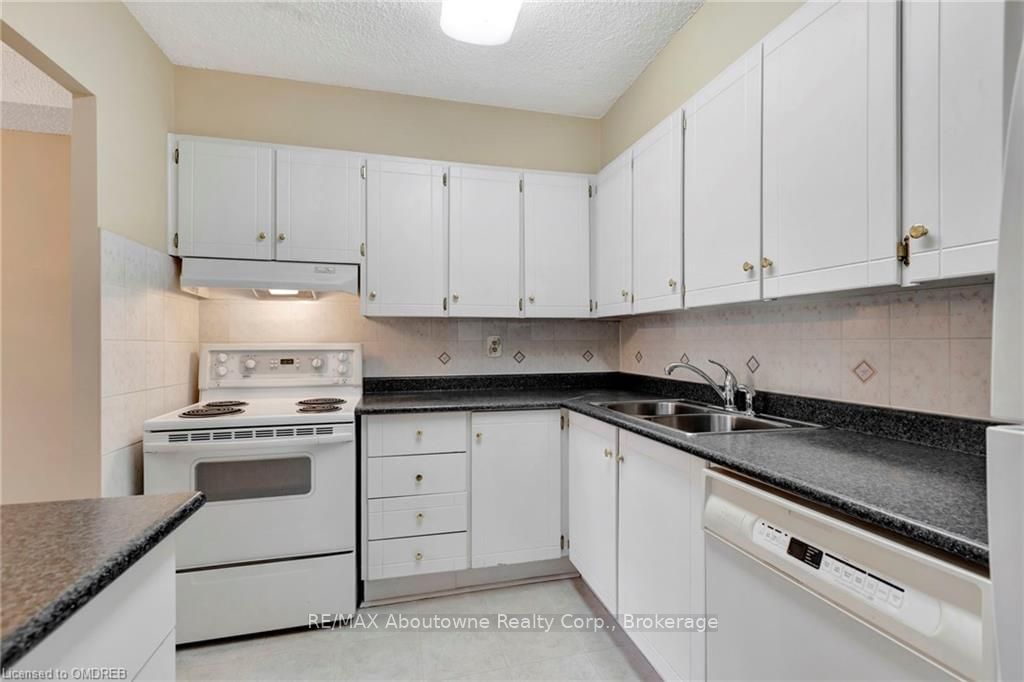 1359 WHITE OAKS Blvd, unit 202 for sale