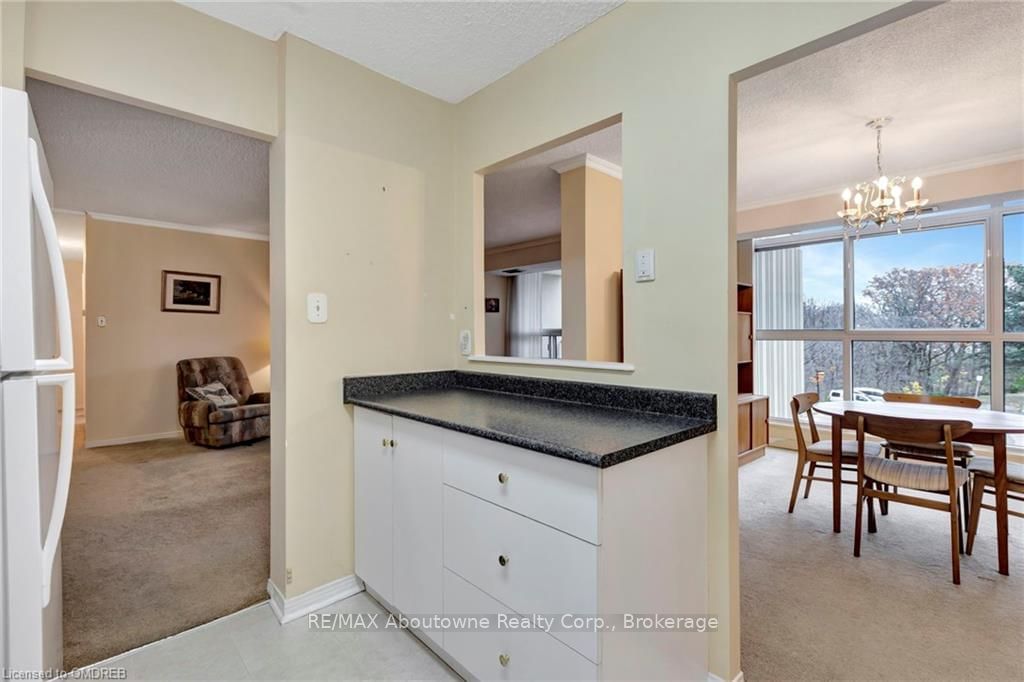 1359 WHITE OAKS Blvd, unit 202 for sale