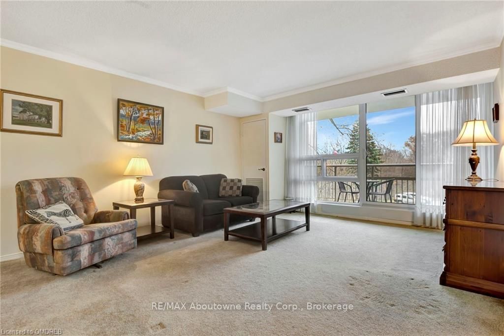 1359 WHITE OAKS Blvd, unit 202 for sale