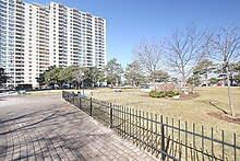 370 Dixon Rd E, unit 408 for sale