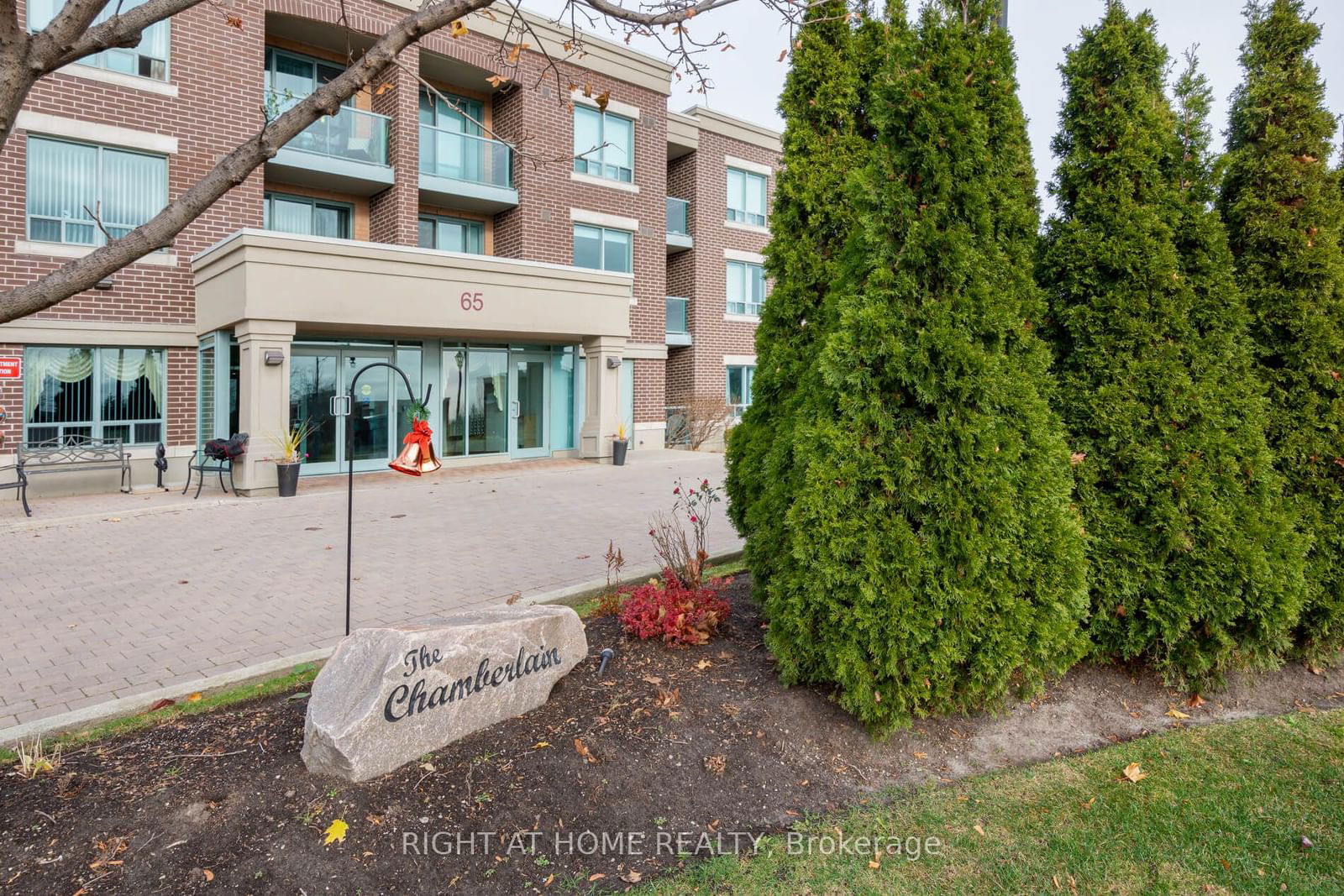 65 Via Rosedale, unit 303 for sale