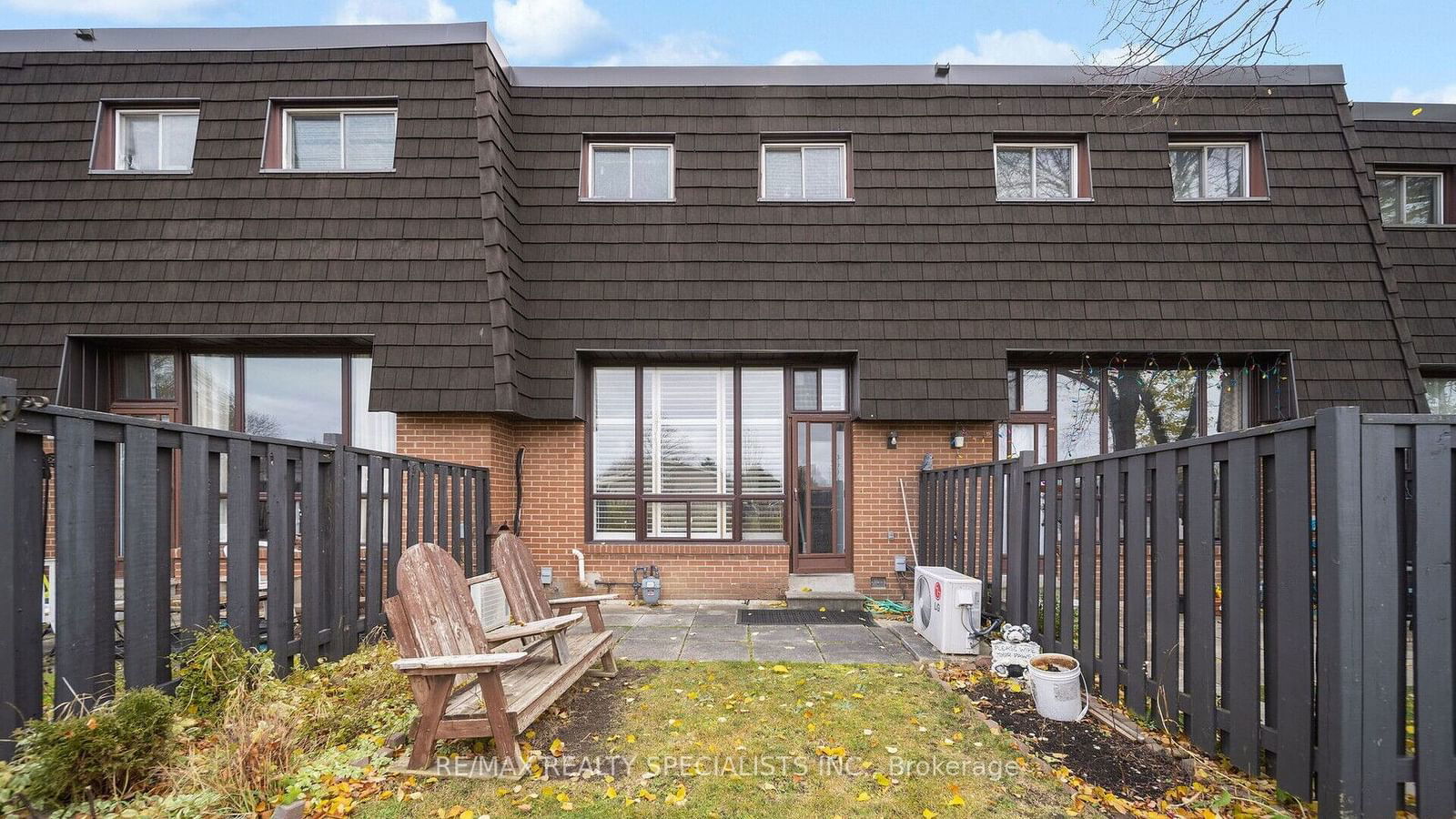 6 Darras Crt for sale 