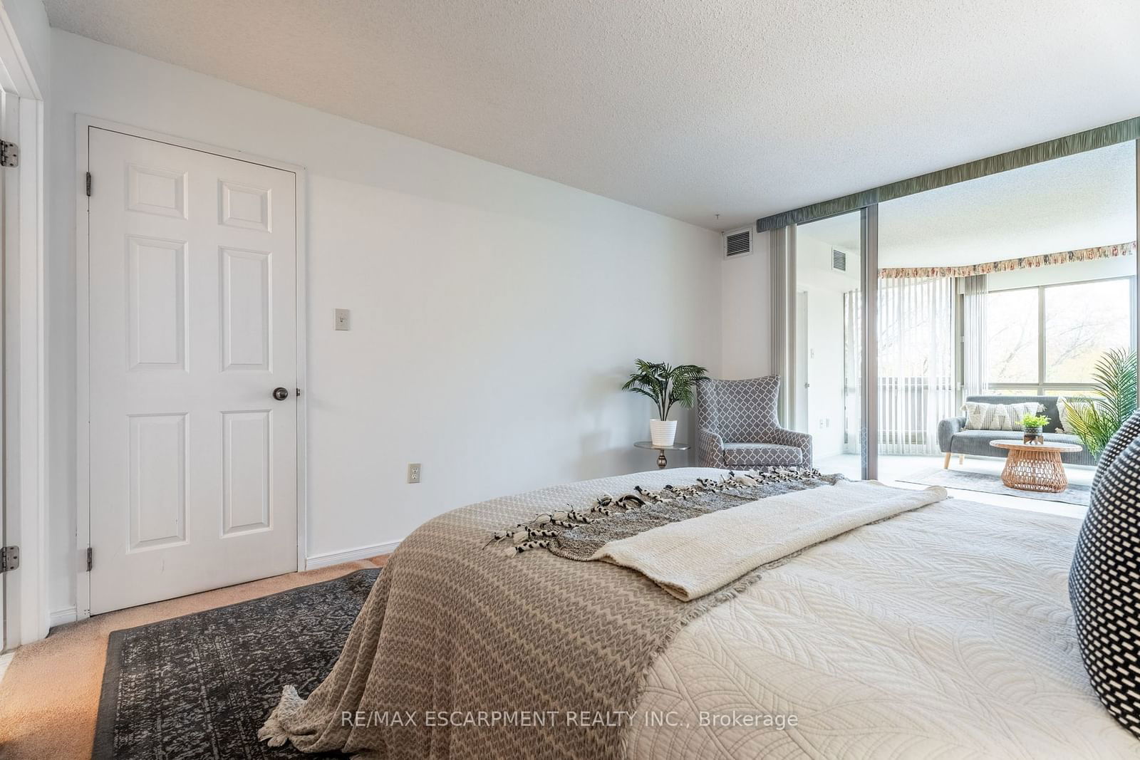 1201 North Shore Blvd E, unit 504 for sale