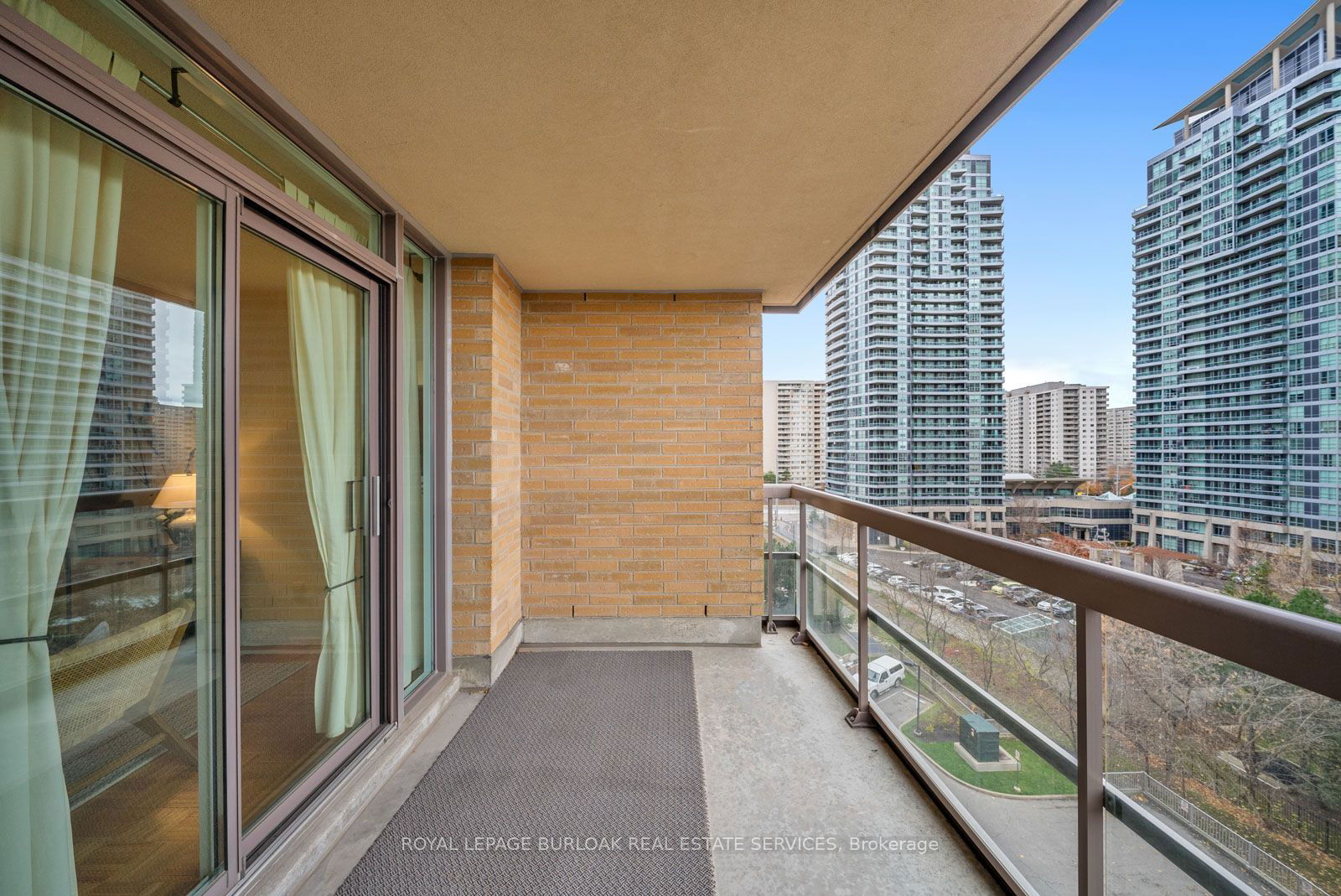 156 Enfield Pl, unit 808 for sale