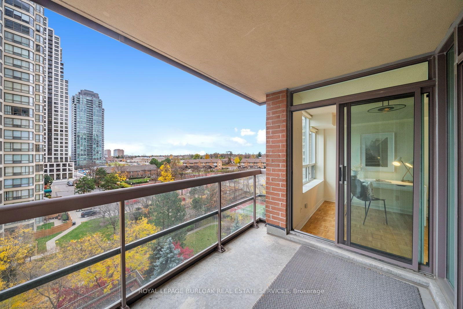 156 Enfield Pl, unit 808 for sale