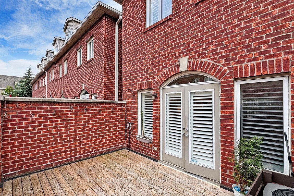 Oxford Court Townhouses, Etobicoke, Toronto