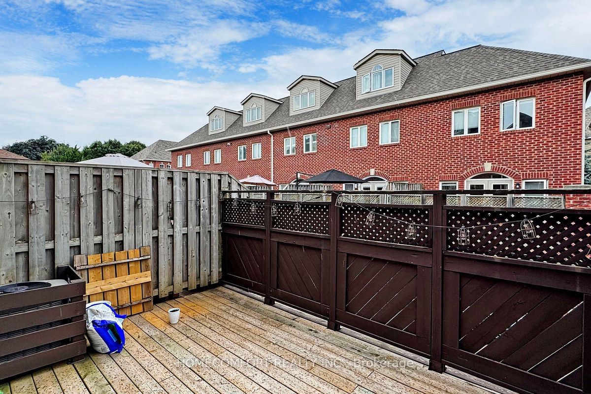 Oxford Court Townhouses, Etobicoke, Toronto