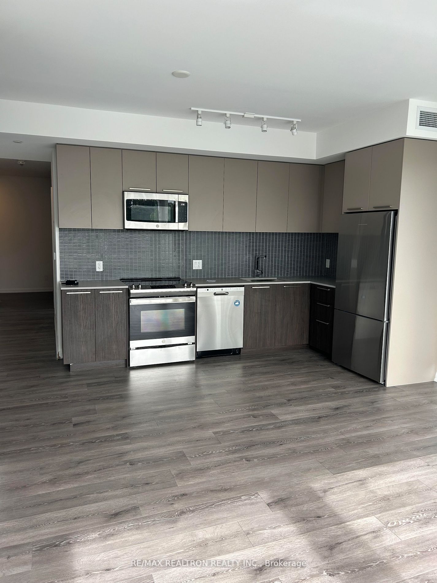 4208 Dundas St W, unit 306 for rent