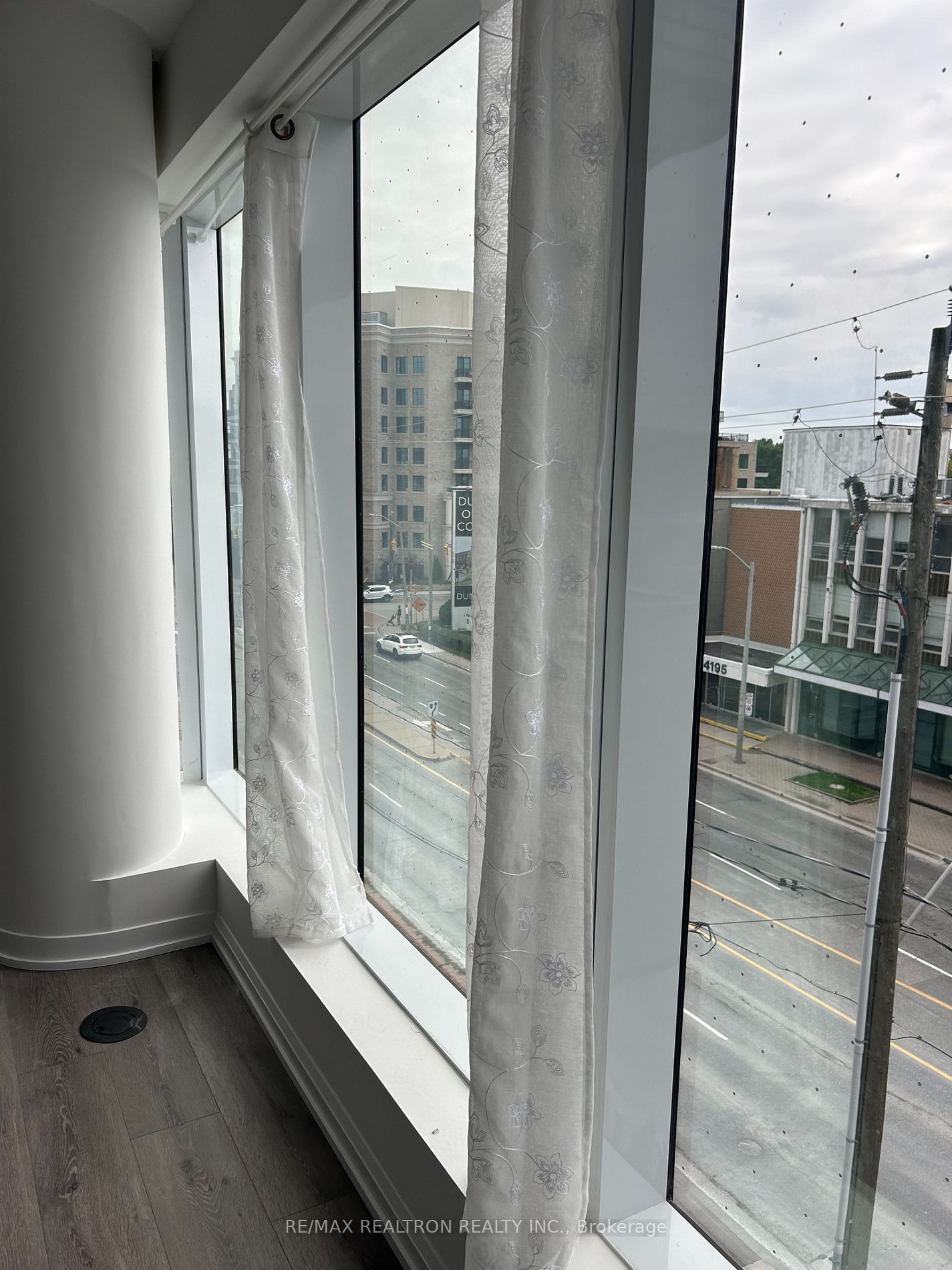 4208 Dundas St W, unit 306 for rent