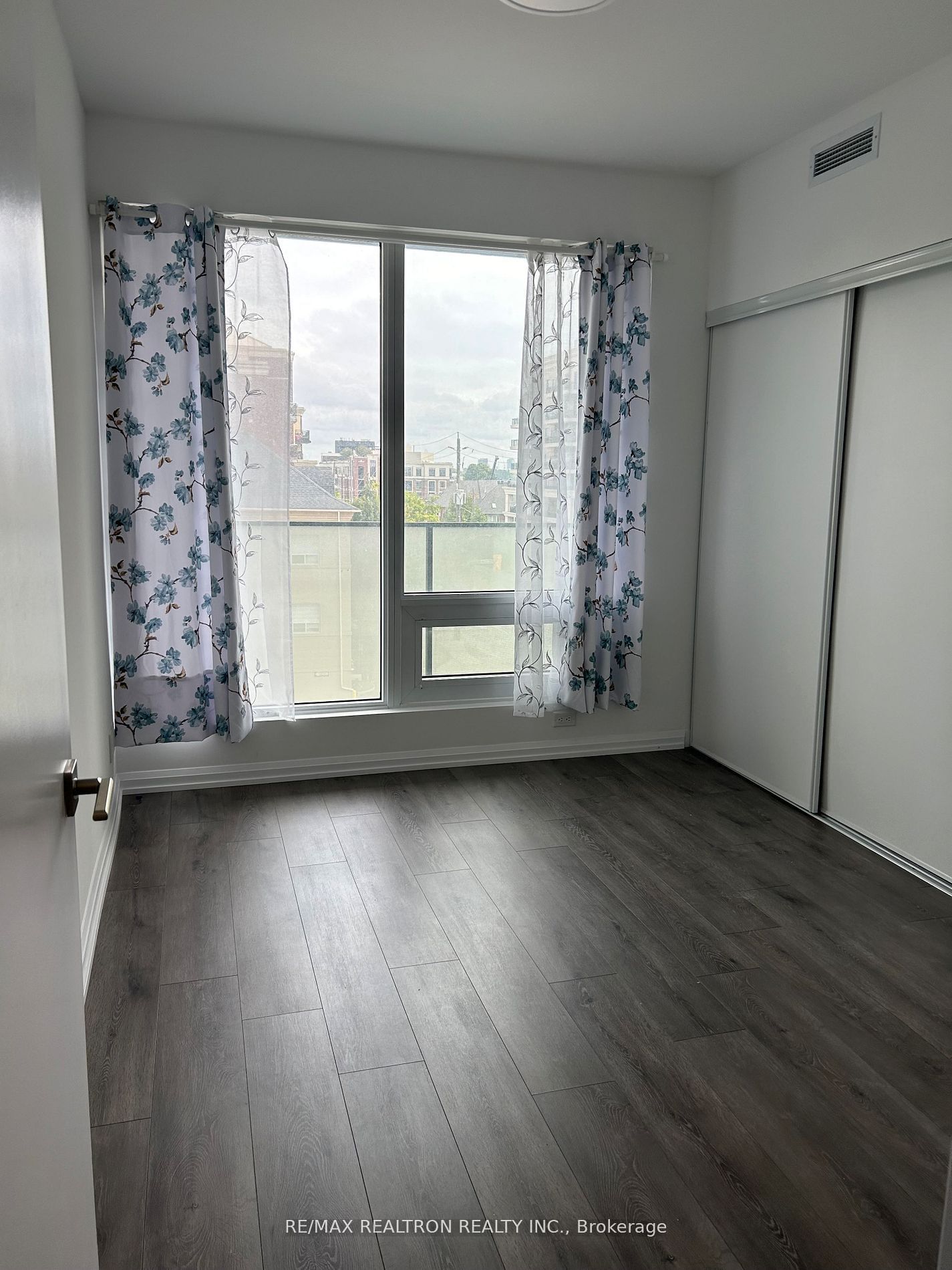 4208 Dundas St W, unit 306 for rent