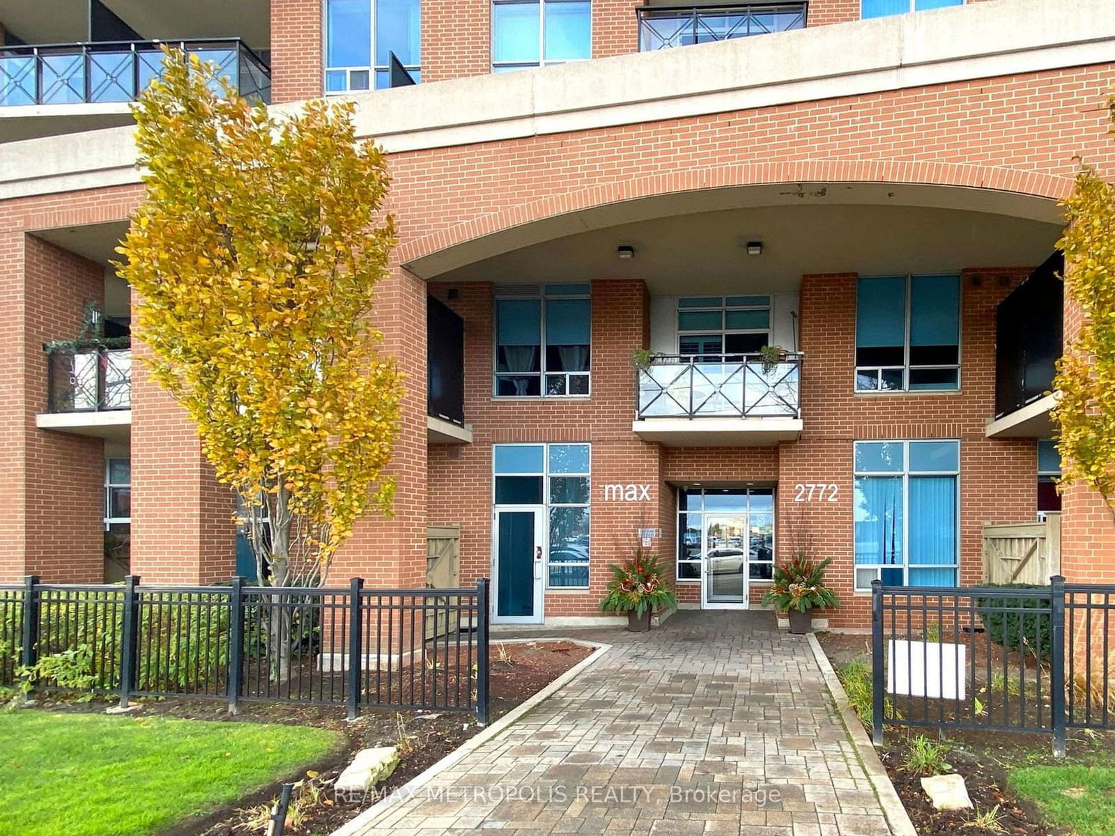 2772 keele St, unit 807 for rent